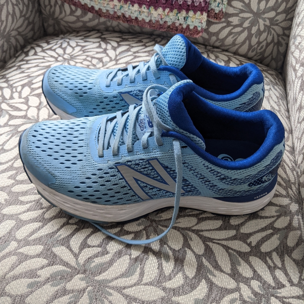 New Balance 680 V6